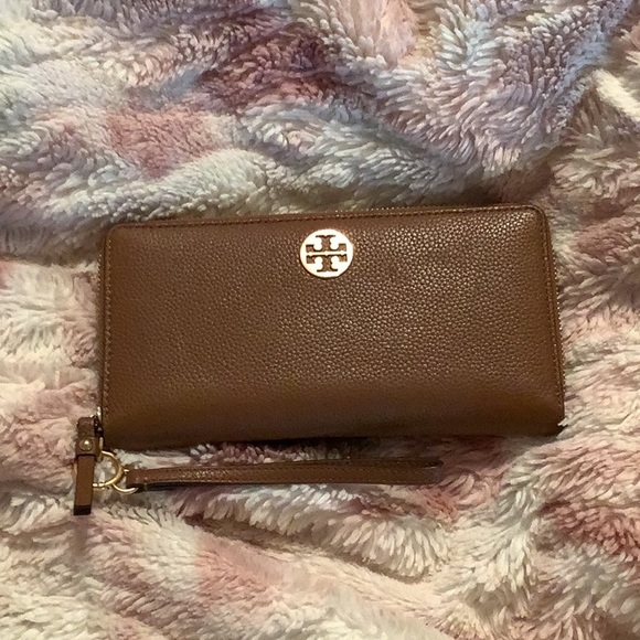 Tory Burch Handbags - NWOT Tory Wallet